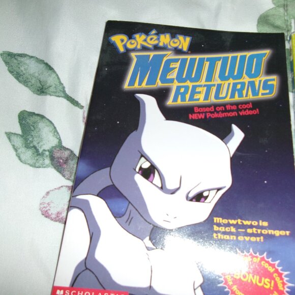 Vintage Pokemon Books Set of 2 - Picture 3 of 8